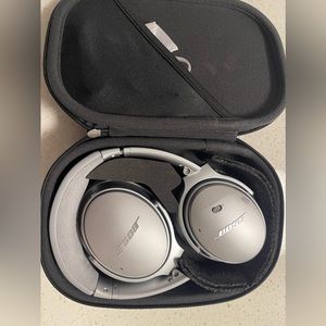 Bose QuietComfort 35 II Noise Canceling Headphones